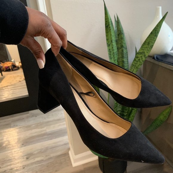 Black Pointy Toed Heels - Picture 1 of 2